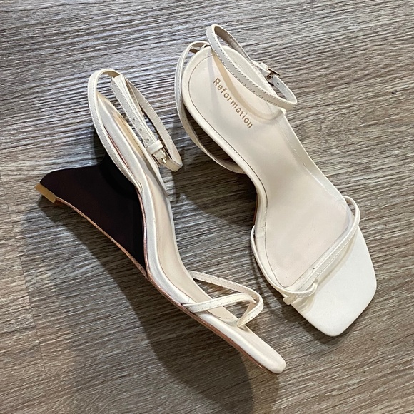 ✧ Reformation Emilia Heels ✧ - Picture 5 of 6